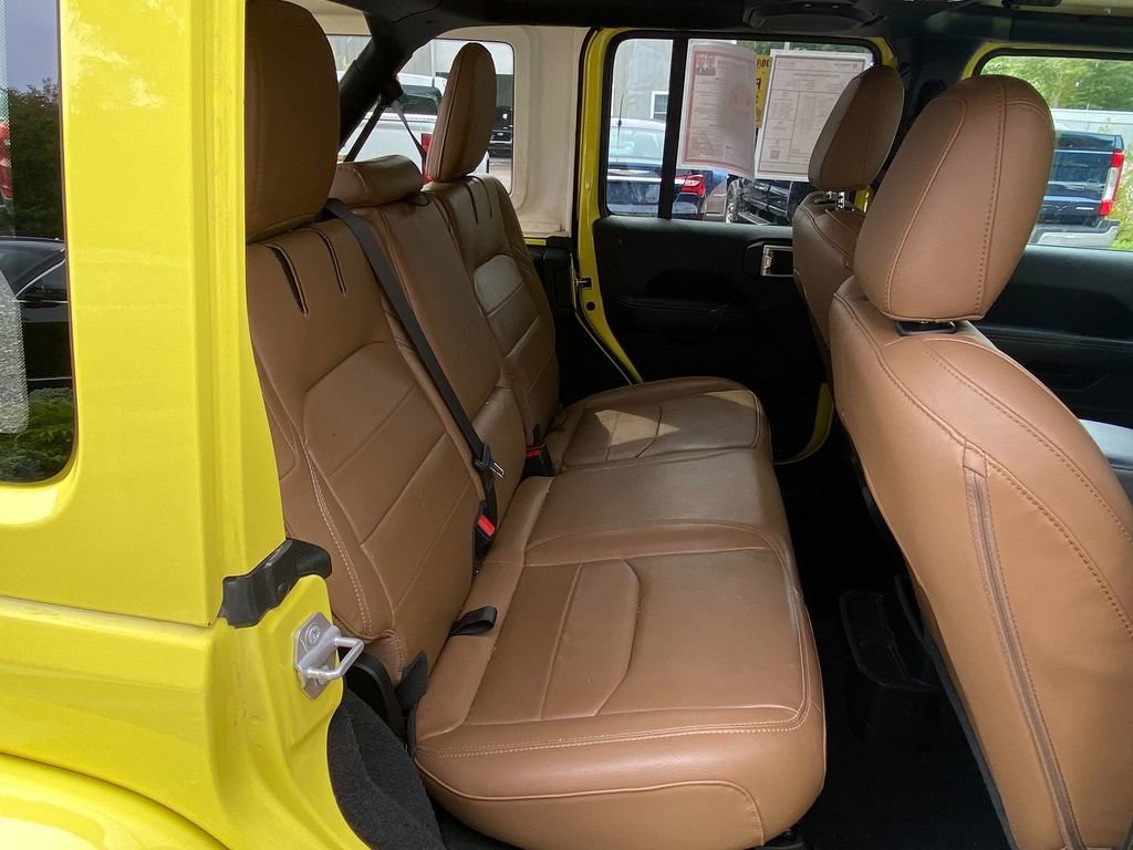 Used 2023 Jeep Wrangler Sahara AWD/4WD image 27