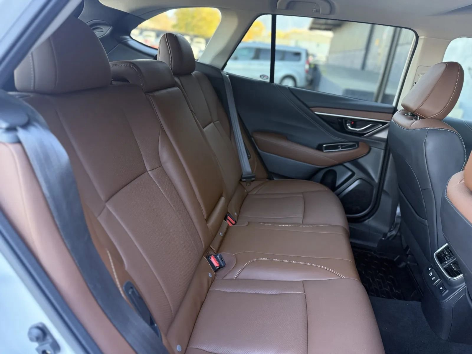 Used 2022 Subaru Outback Touring w/ Popular Package #2 image 18