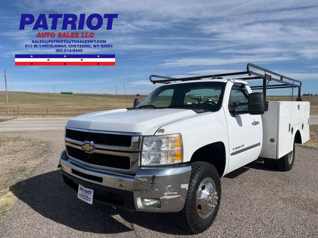 Used 2009 Chevrolet Silverado 3500 LT w/ Exterior Plus Package AWD/4WD image 1