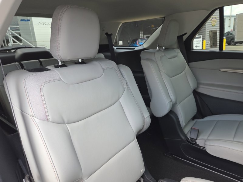 New 2026 Ford Explorer Active w/ Active Comfort Package AWD/4WD image 19