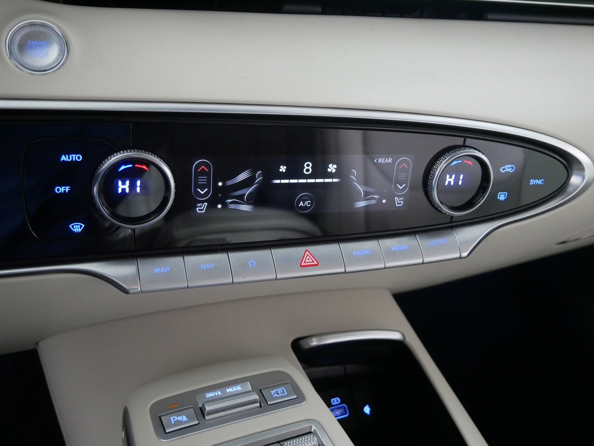 Used 2022 Genesis GV70 2.5T image 23