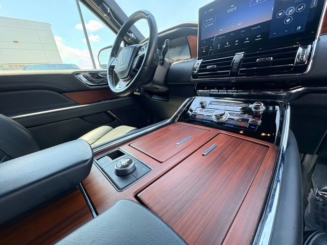 Used 2024 Lincoln Navigator Reserve AWD/4WD image 22