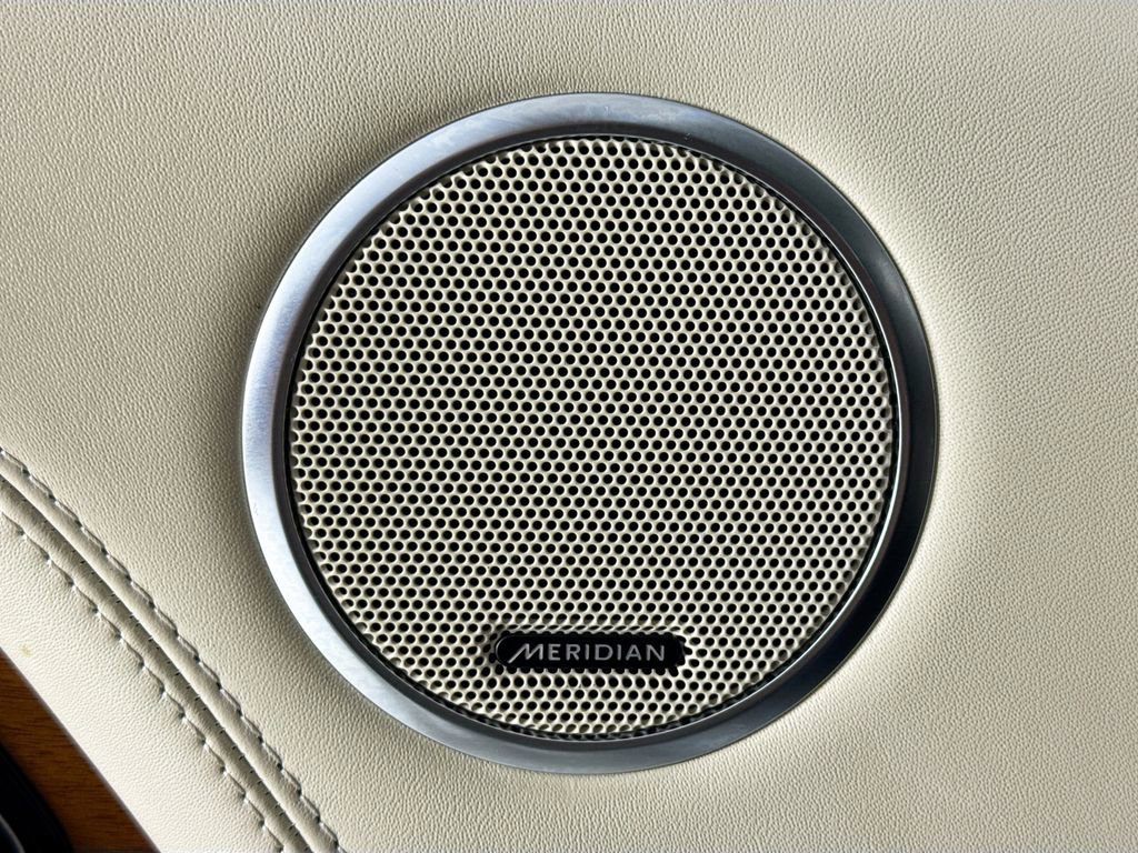 Used 2020 Land Rover Range Rover Long Wheelbase Autobiography image 24