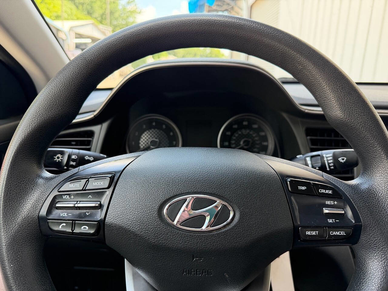 Used 2019 Hyundai Elantra SE w/ Cargo Package FWD image 22
