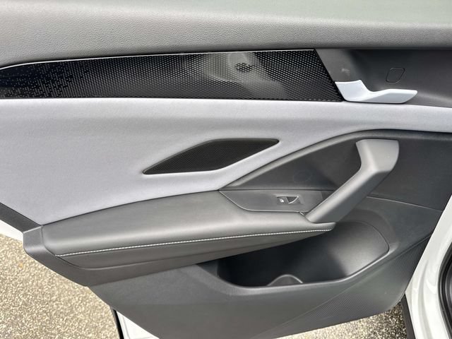 New 2026 Volkswagen Tiguan SE R-Line FWD image 21