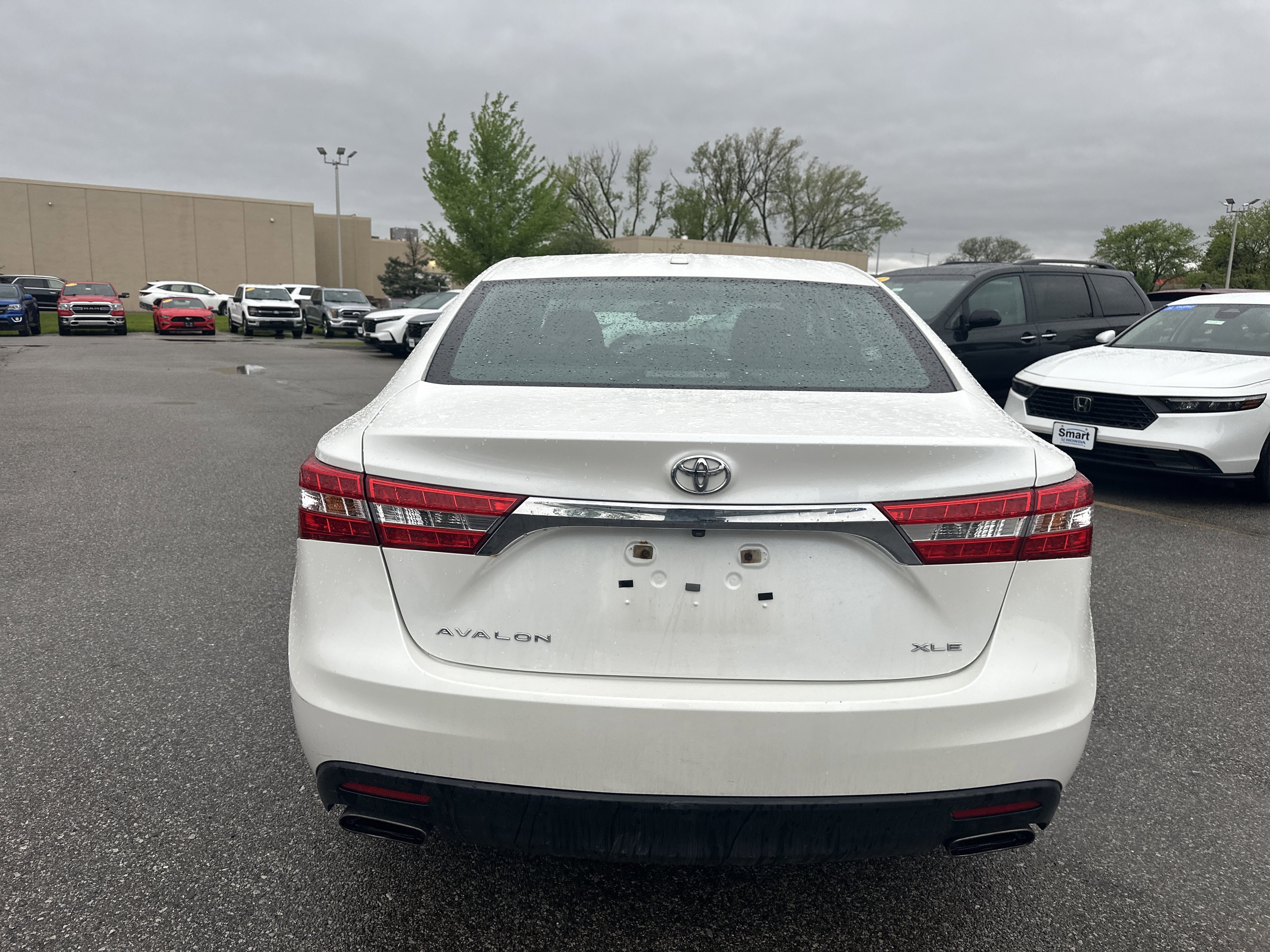 Used 2015 Toyota Avalon XLE Touring FWD image 9