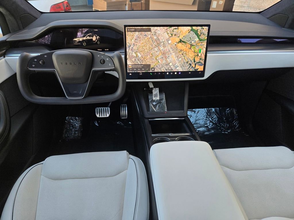 Used 2022 Tesla Model X Plaid image 17