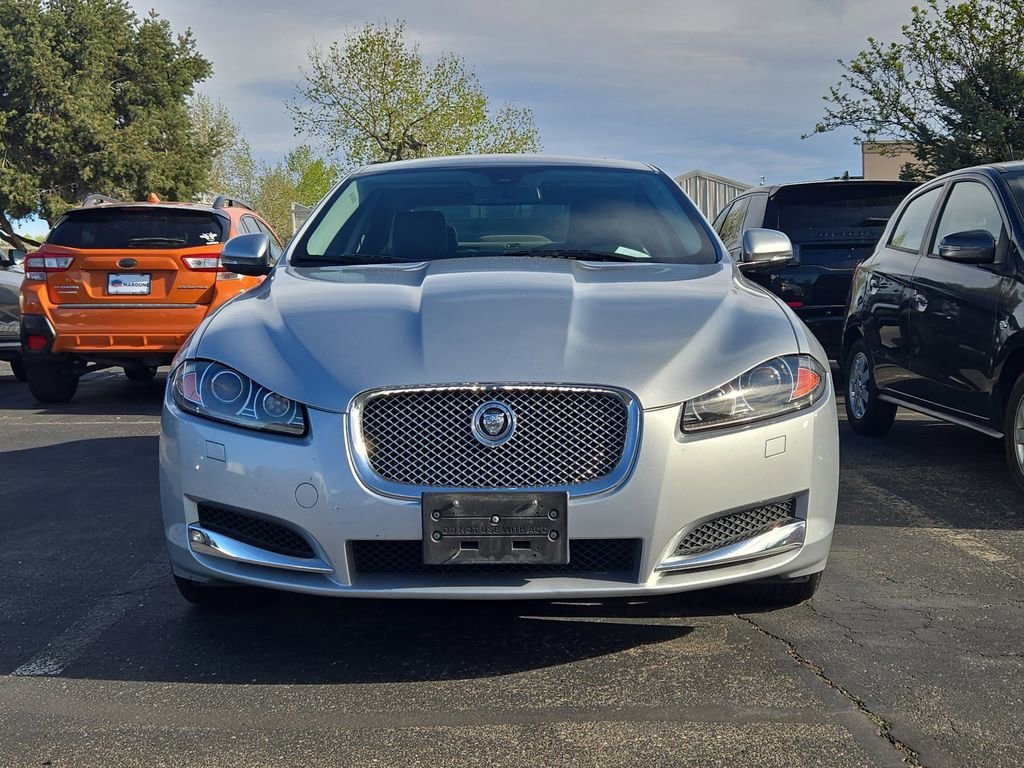 Used 2013 Jaguar XF image 2