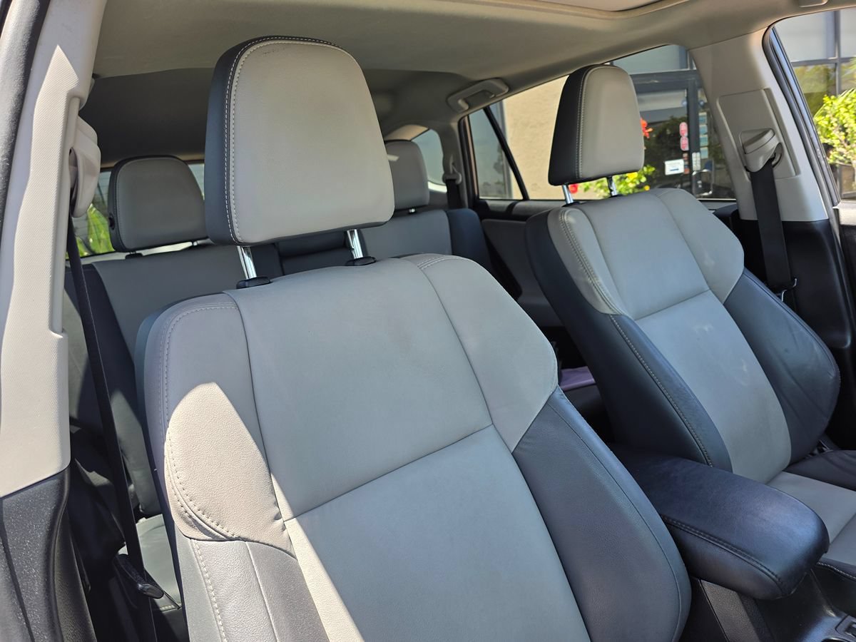 Used 2015 Toyota RAV4 Limited w/ Technology Package FWD image 15