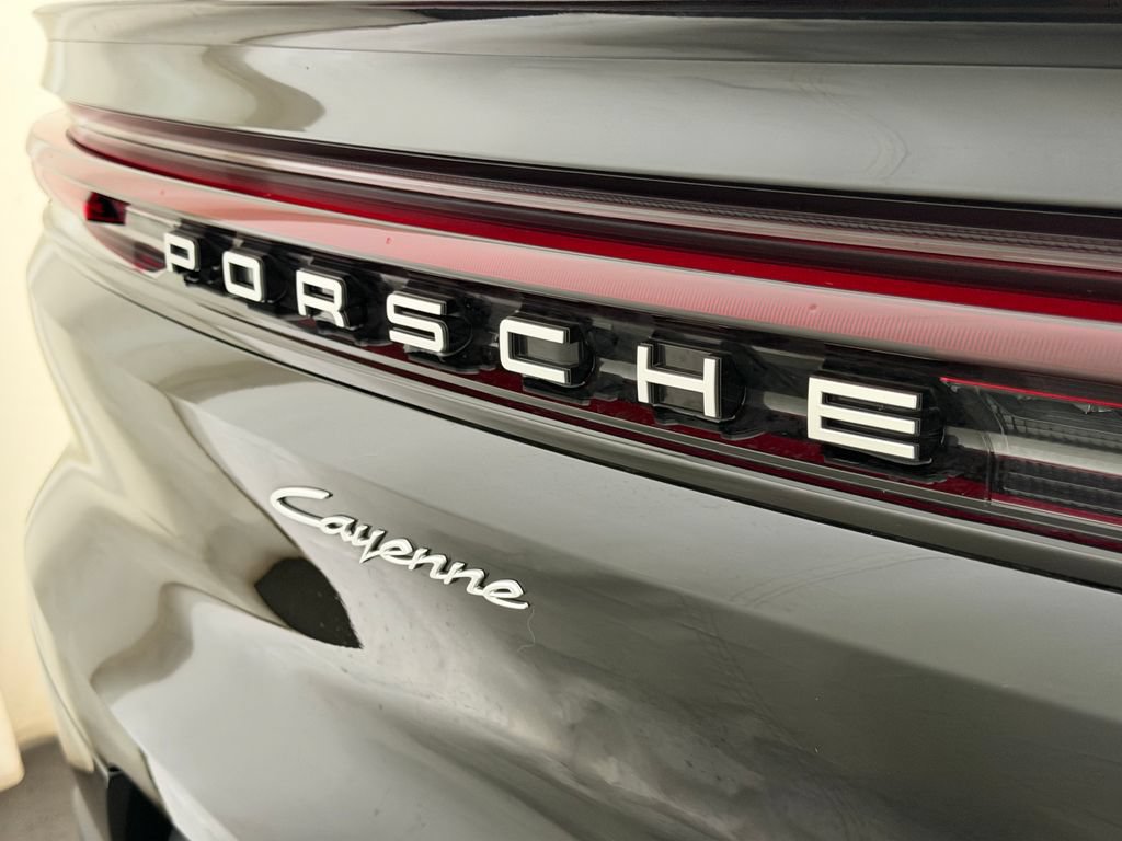 Certified 2026 Porsche Cayenne Coupe AWD/4WD image 26