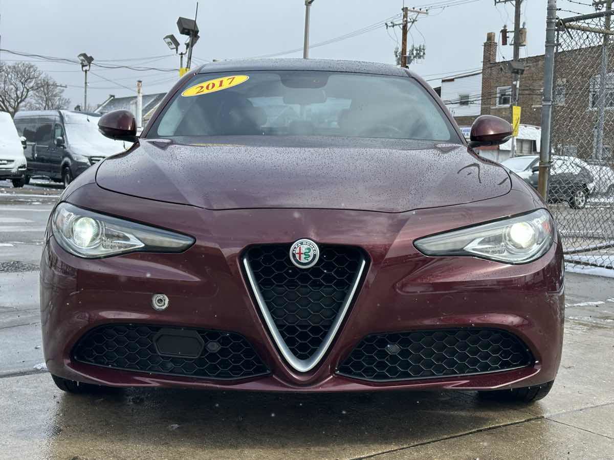 Used 2017 Alfa Romeo Giulia AWD image 2