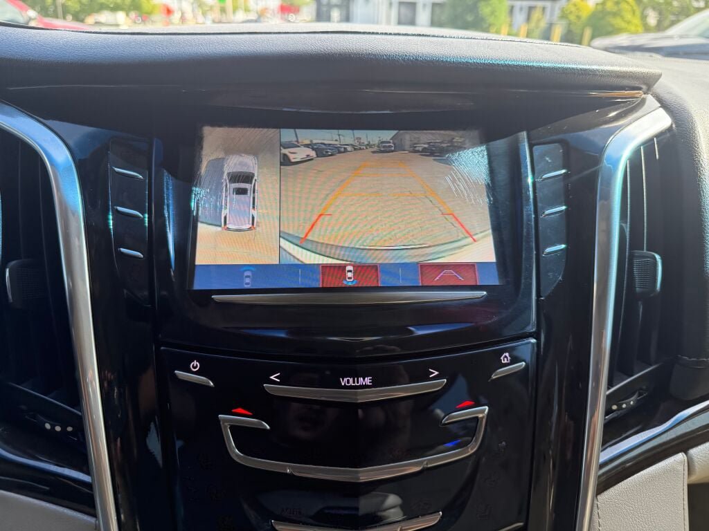 Used 2018 Cadillac Escalade ESV Premium Luxury w/ LPO, Radiant Package AWD/4WD image 16
