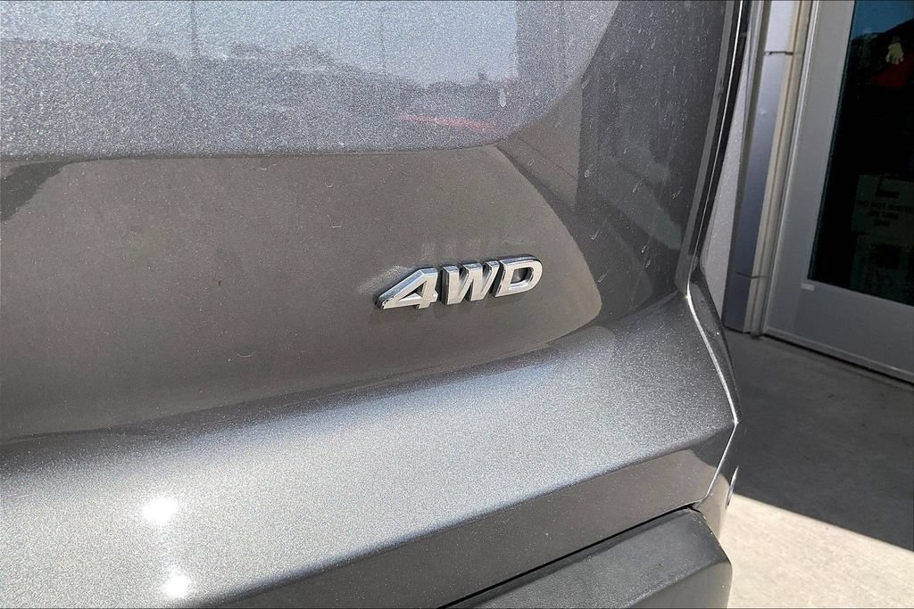 Used 2025 Nissan Pathfinder SV AWD/4WD image 8