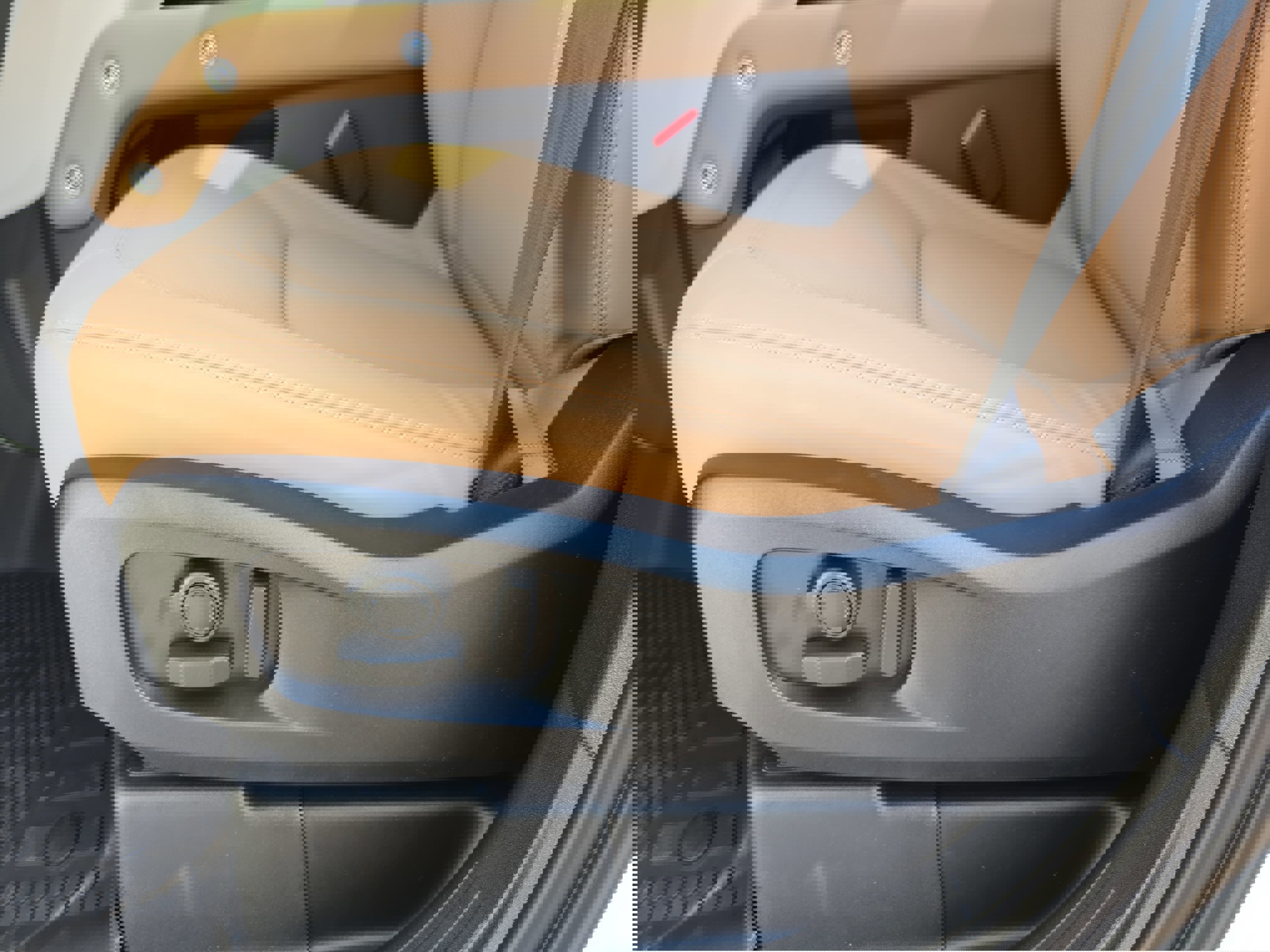 New 2026 Land Rover Defender 110 X-Dynamic SE image 27