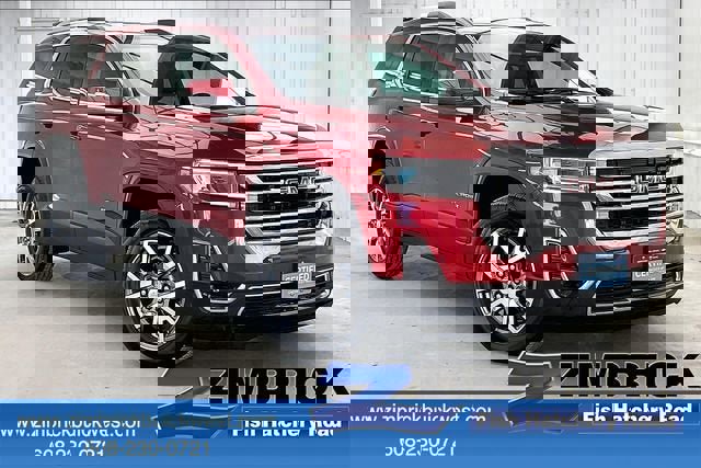 Certified 2023 GMC Acadia SLT w/ Preferred Package image 1