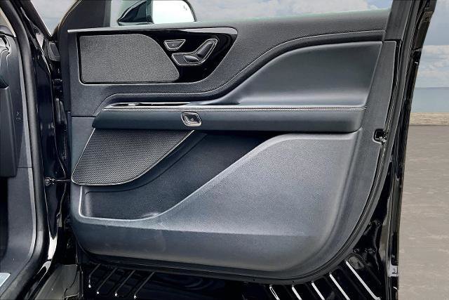 Used 2025 Lincoln Aviator Premiere Utility image 28