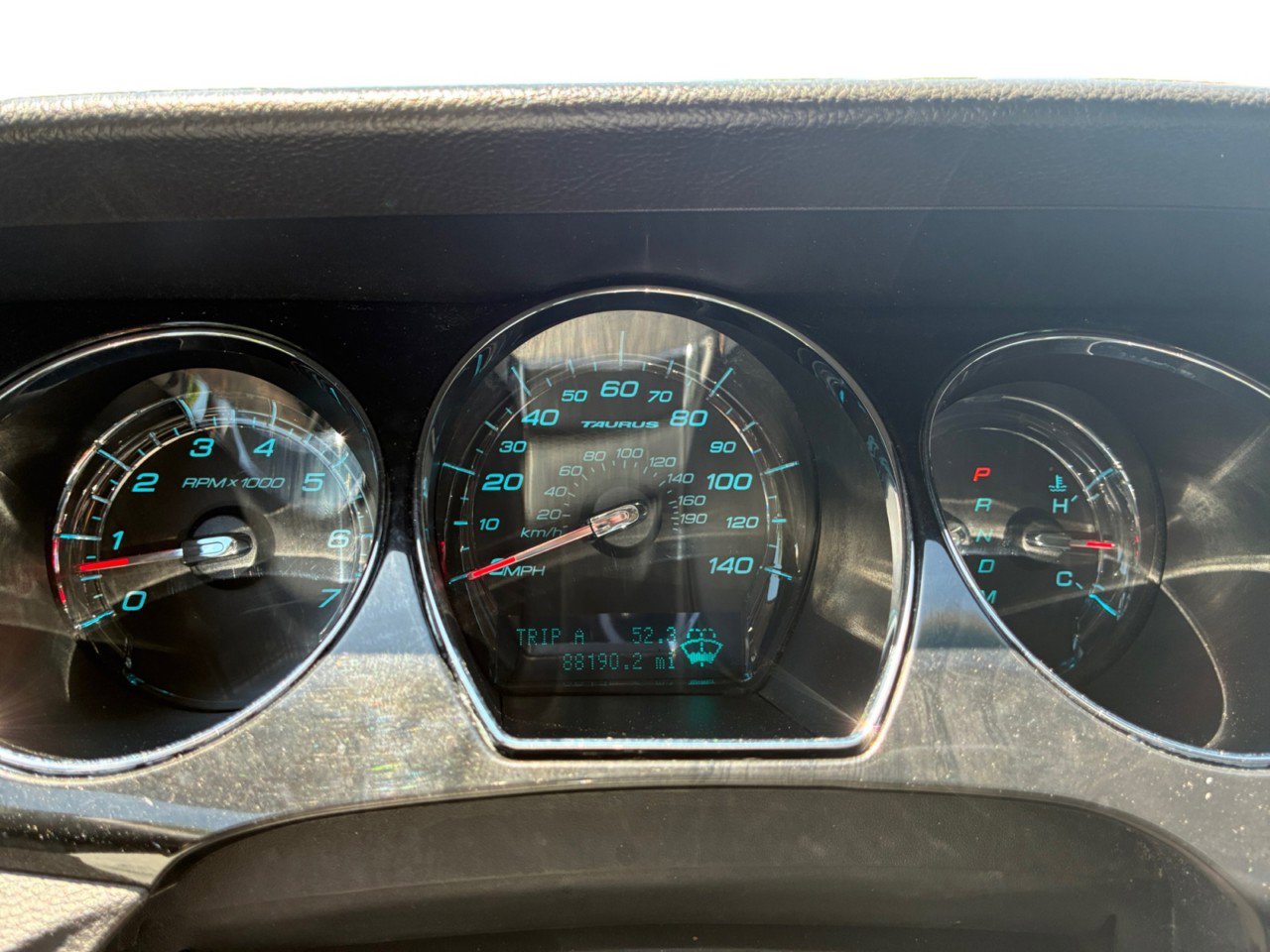 Used 2010 Ford Taurus Limited FWD image 19