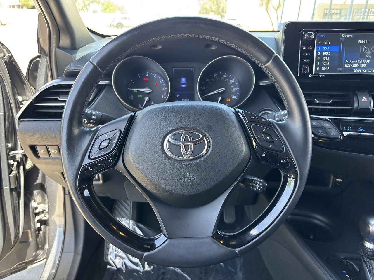 Used 2018 Toyota C-HR XLE FWD image 24
