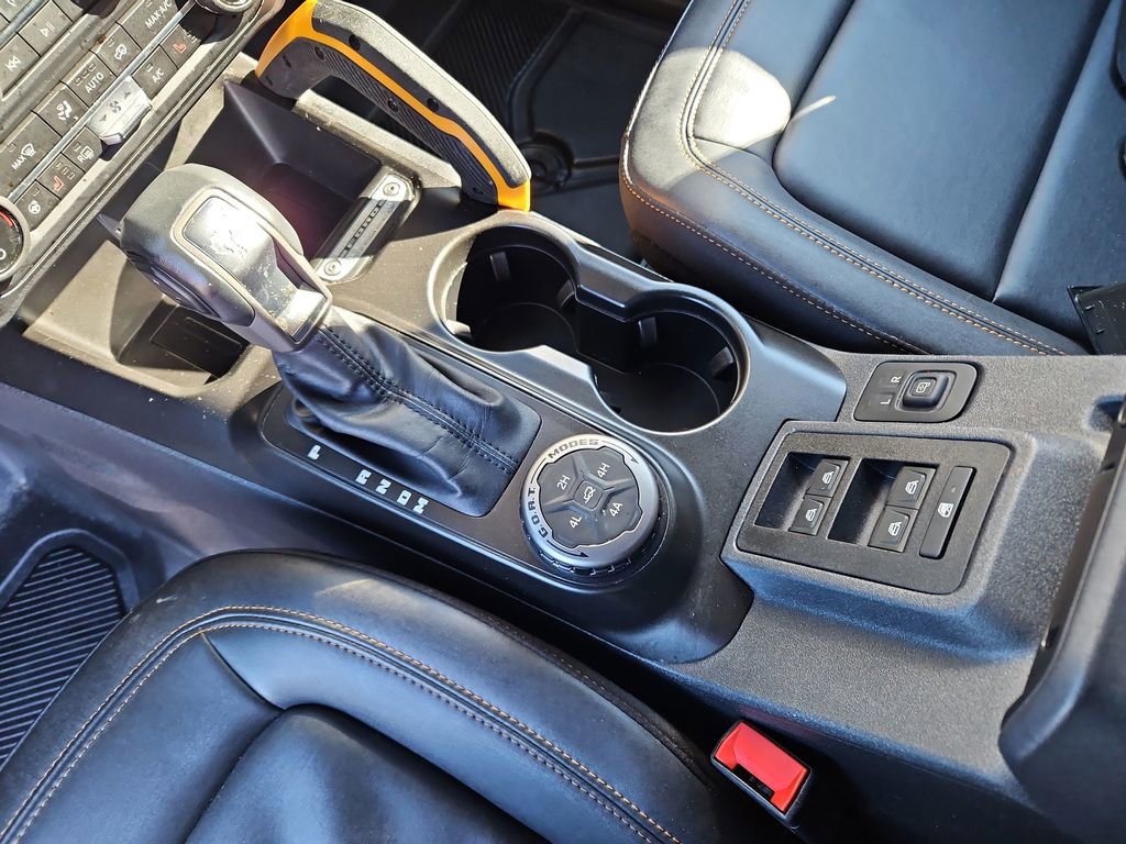 Used 2022 Ford Bronco Badlands image 9