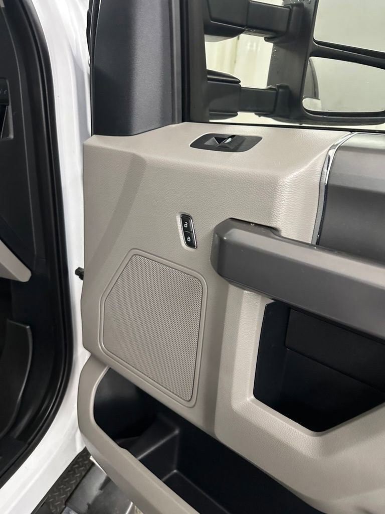 Used 2019 Ford F250 XLT w/ XLT Premium Package image 38