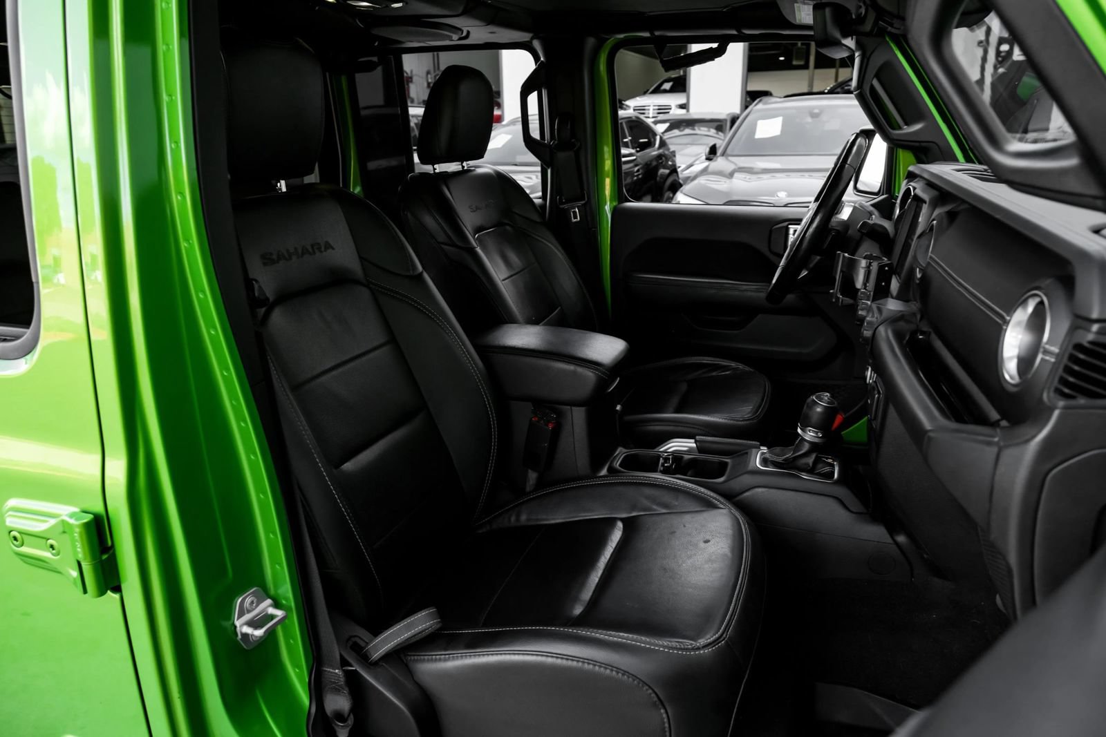Used 2019 Jeep Wrangler Unlimited Sahara AWD/4WD image 34