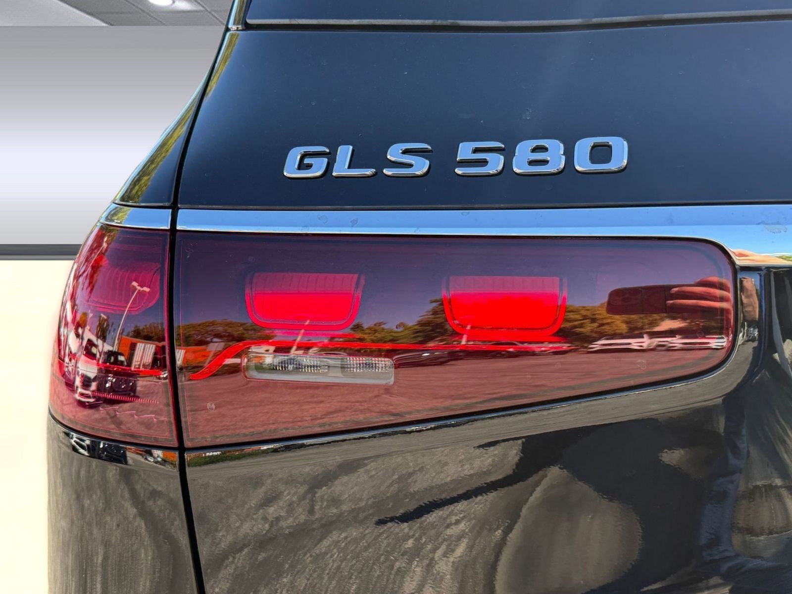 New 2026 Mercedes-Benz GLS 580 4MATIC image 9