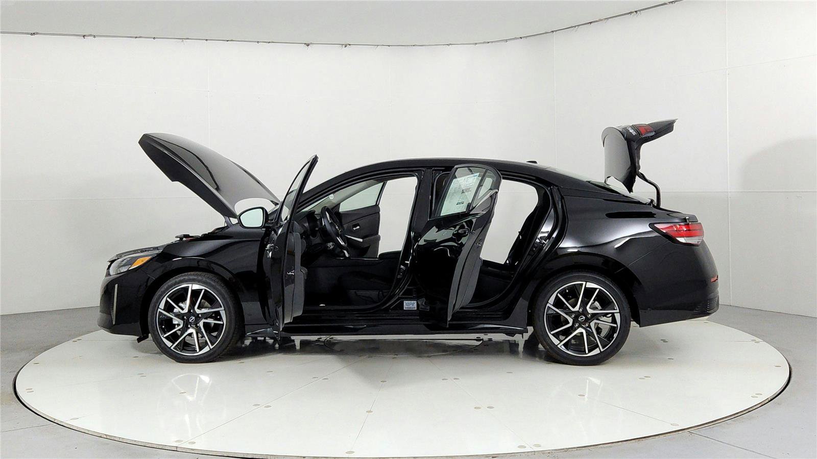 Used 2024 Nissan Sentra SR w/ Trunk Package FWD image 27