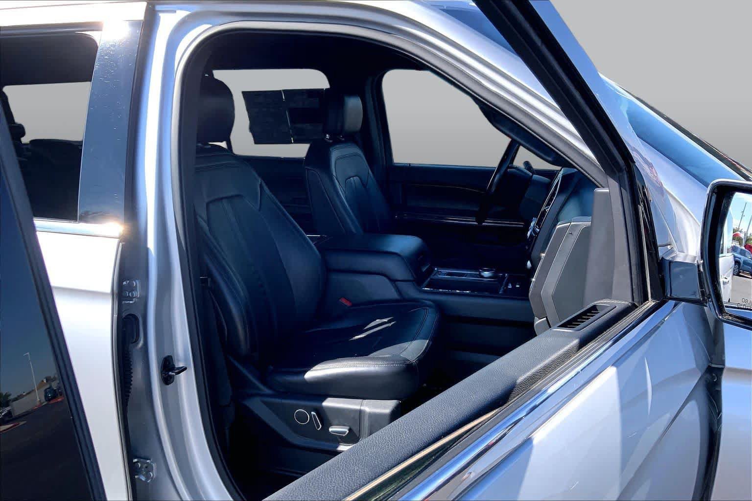 Used 2018 Ford Expedition Max Limited RWD image 8