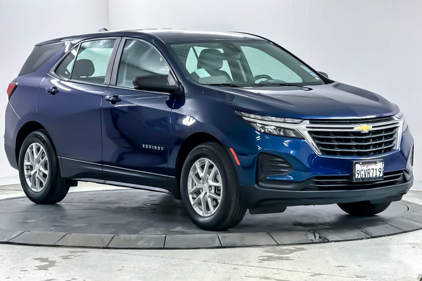 Used 2023 Chevrolet Equinox LS FWD image 9