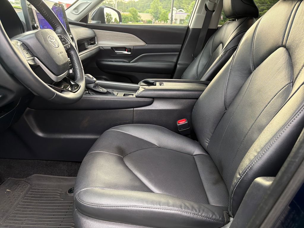Used 2024 Toyota Grand Highlander FWD image 17