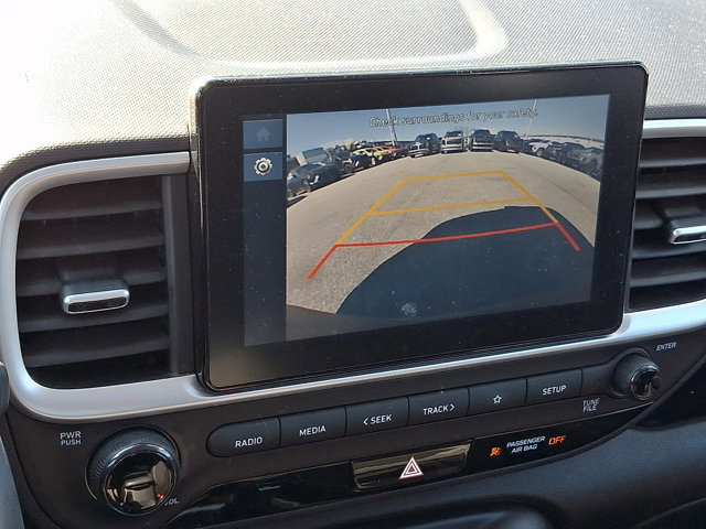 Used 2023 Hyundai Venue SEL image 18