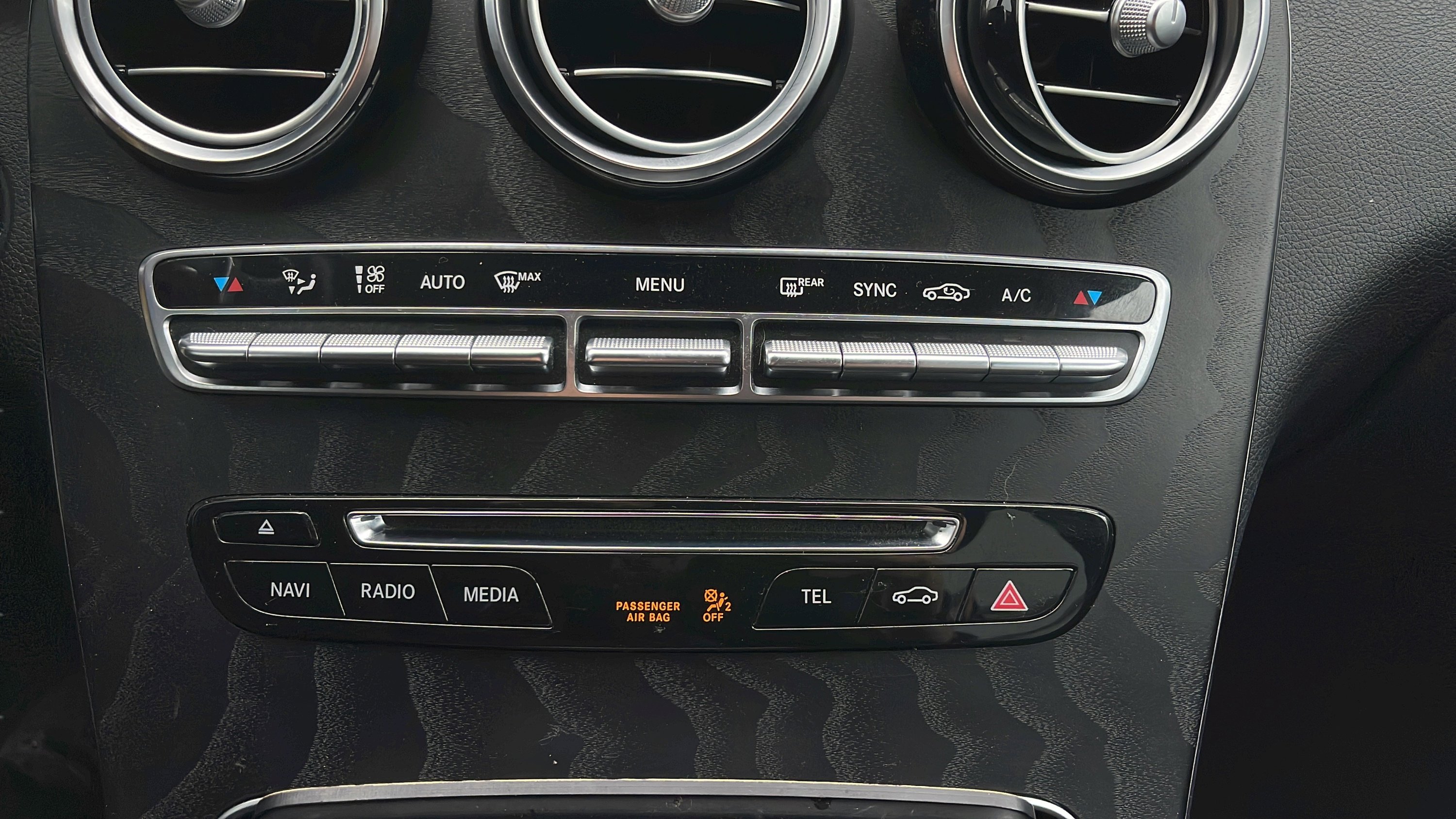 Used 2018 Mercedes-Benz GLC 300 4MATIC image 29