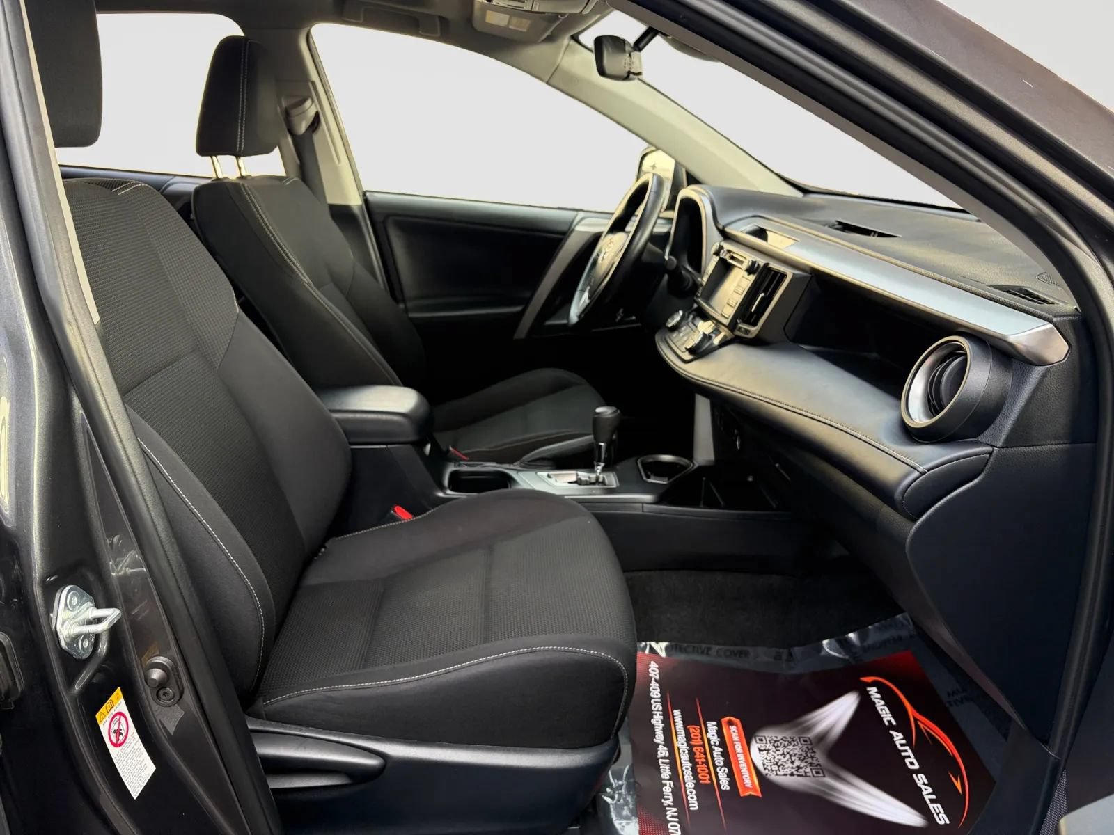 Used 2018 Toyota RAV4 XLE AWD/4WD image 20