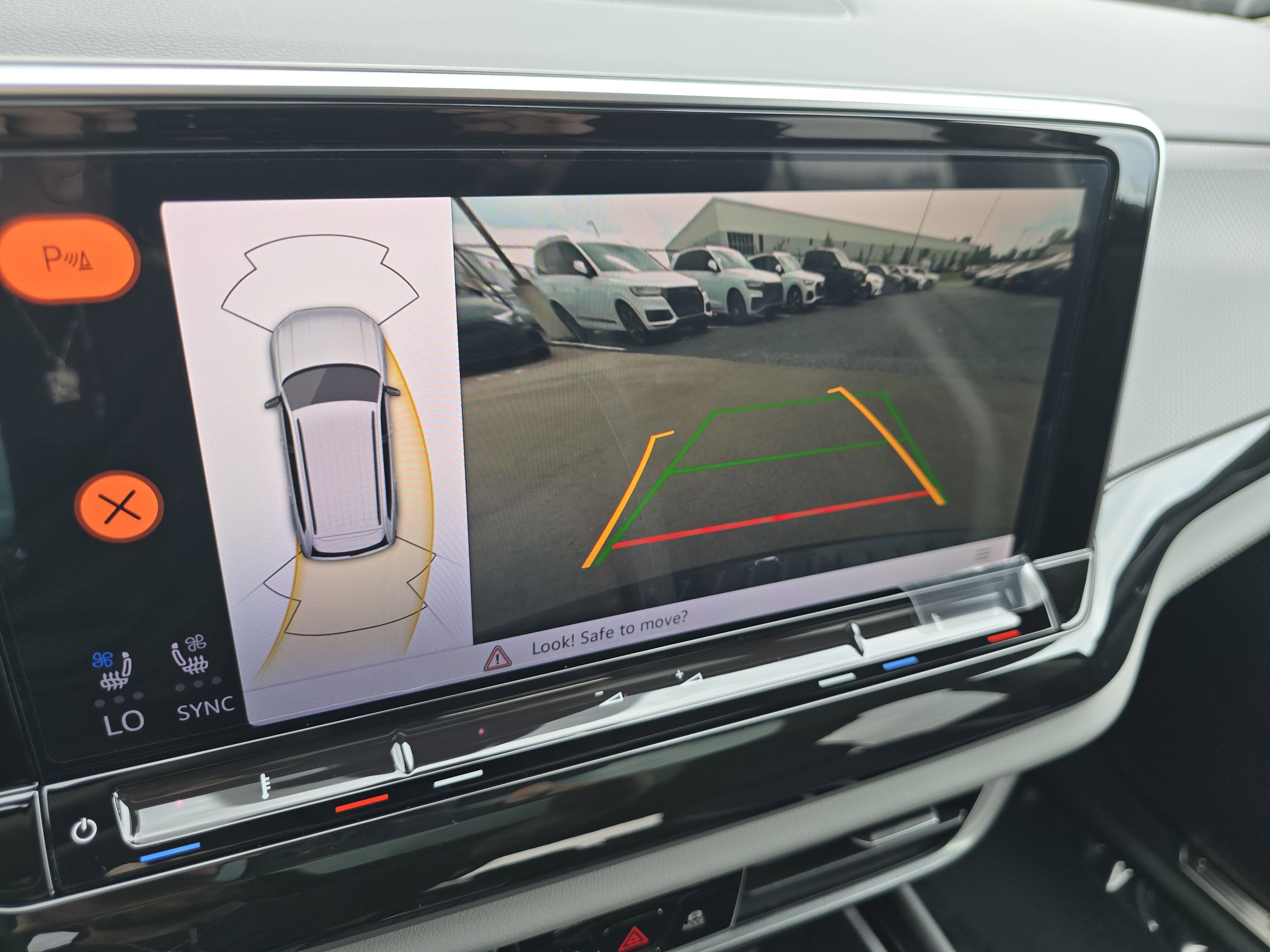 New 2025 Volkswagen Atlas Peak Edition SE image 16