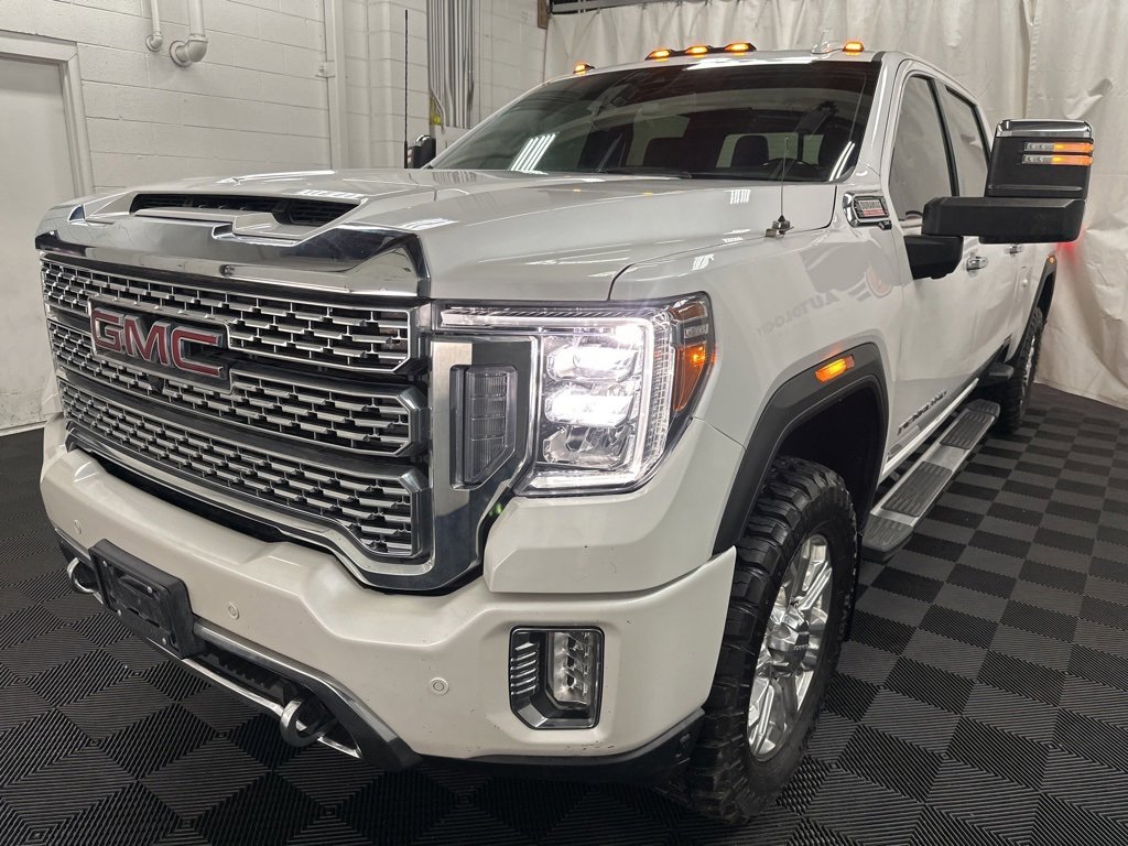 Used 2022 GMC Sierra 3500 Denali image 3