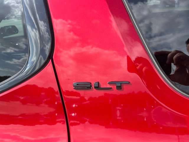 Used 2023 GMC Acadia SLT w/ Elevation Edition FWD image 4