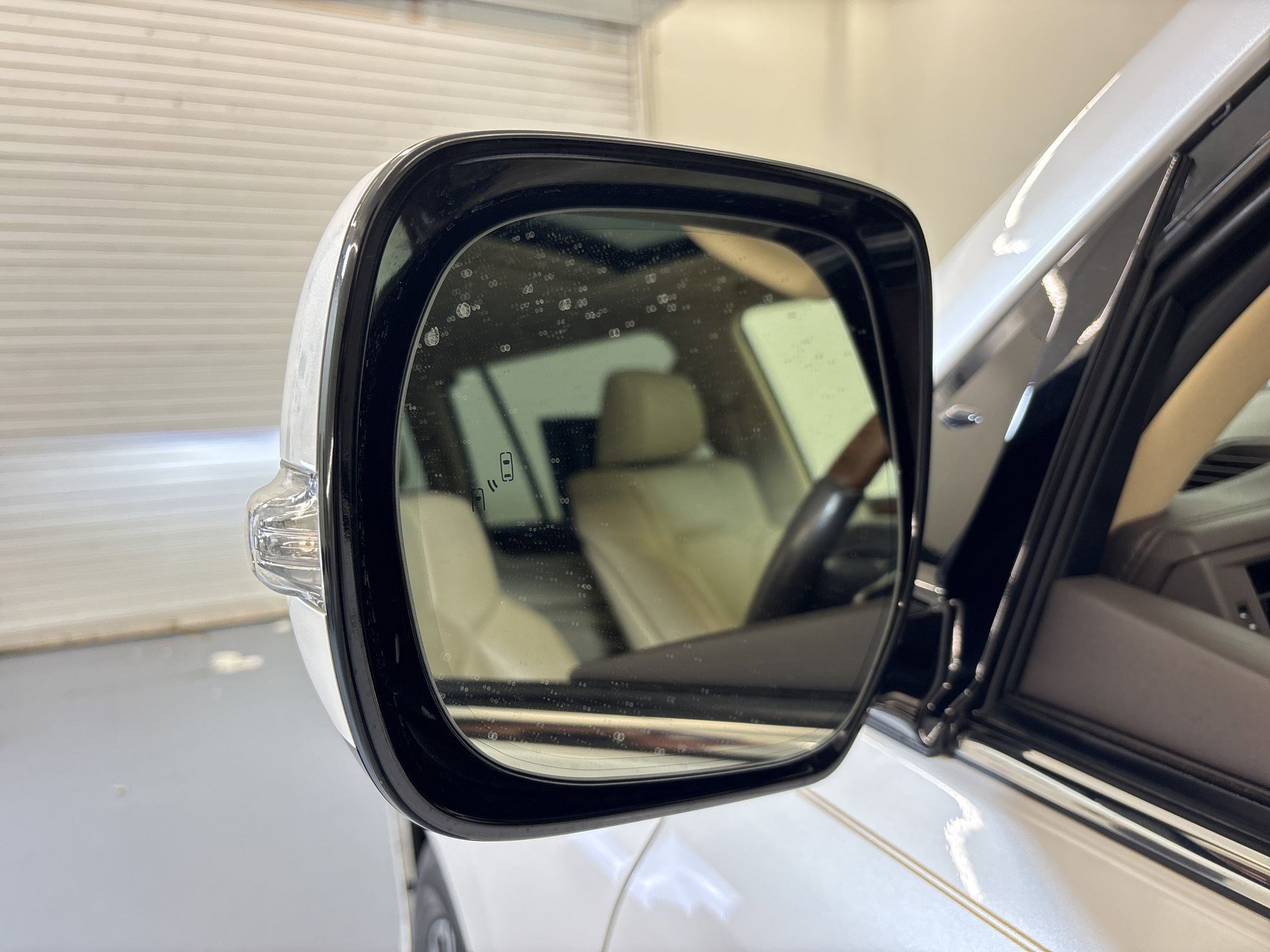 Used 2020 Lexus LX 570 4WD w/ Luxury Package image 22