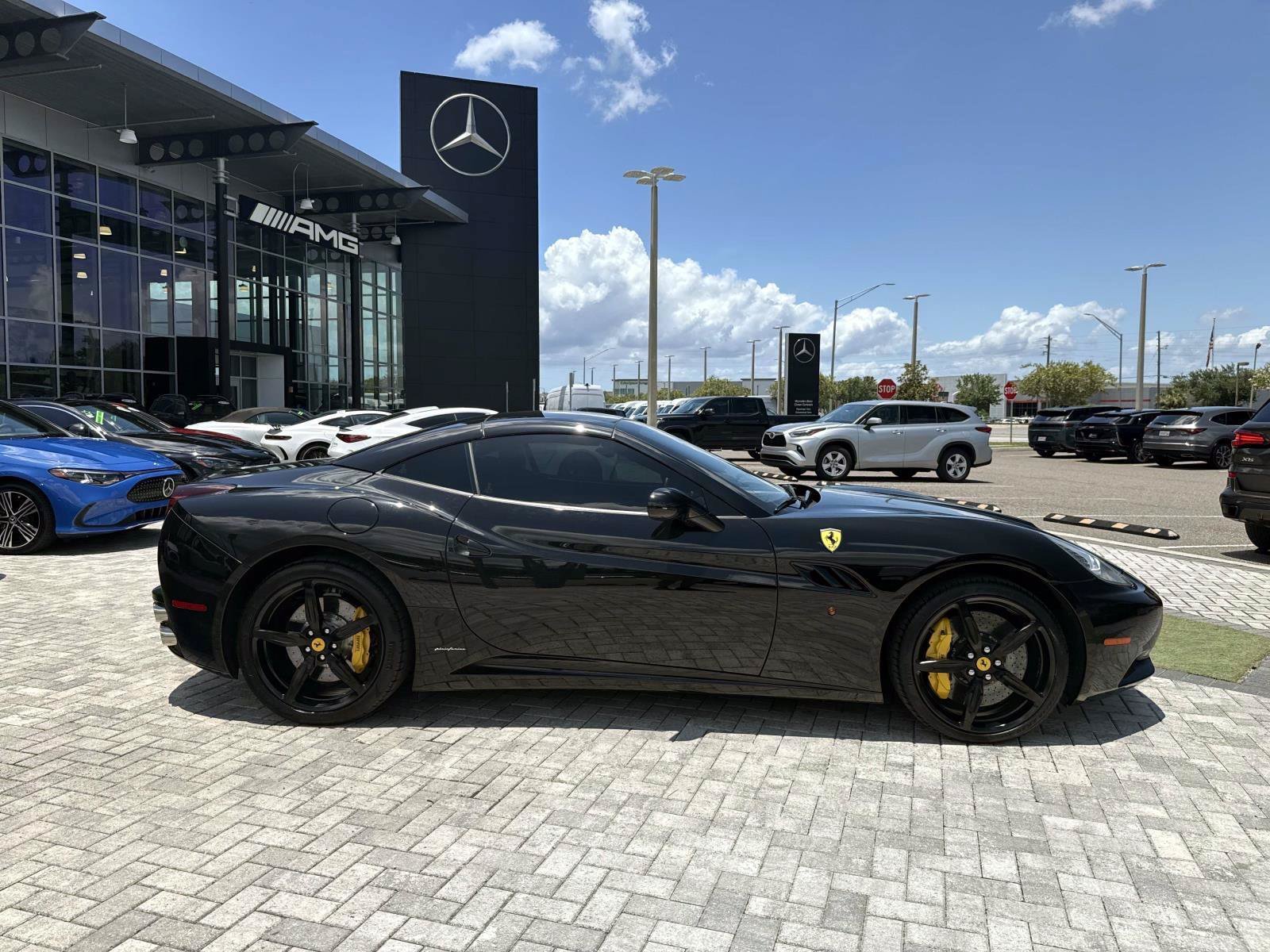 Used 2014 Ferrari California RWD image 6