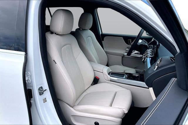 Used 2026 Mercedes-Benz GLB 250 4MATIC image 13