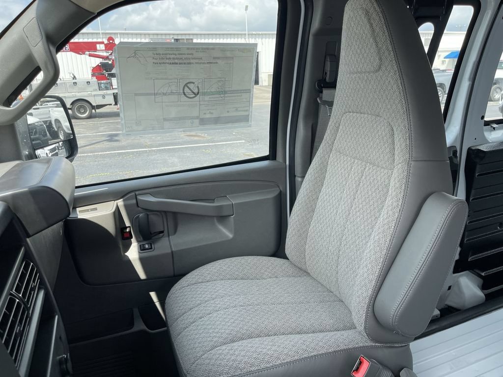 New 2025 Chevrolet Express 3500 Extended w/ Driver Convenience Package RWD image 17