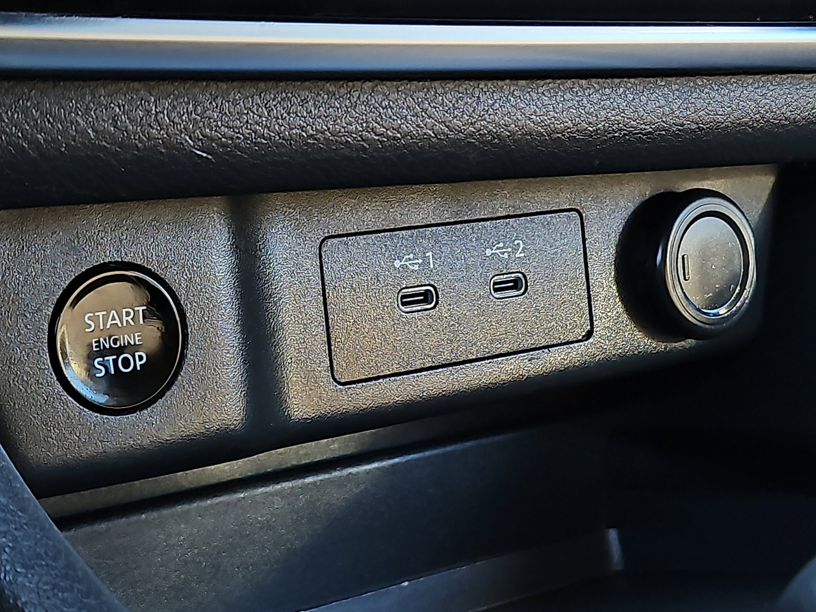 Used 2024 Nissan Rogue S image 22