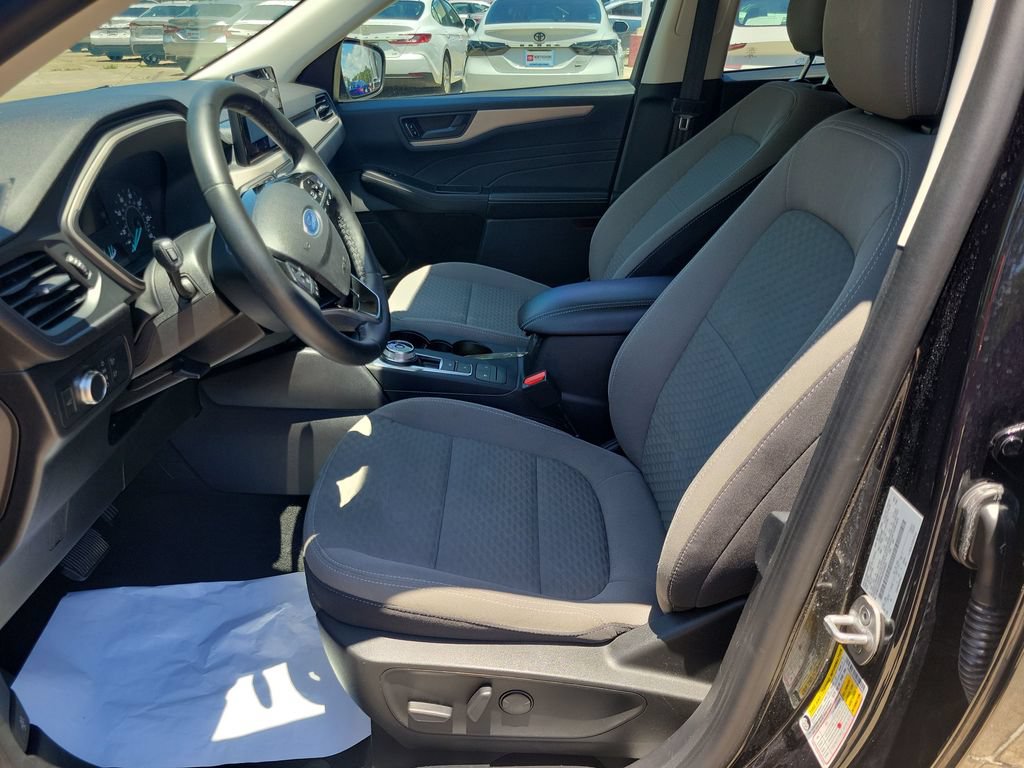 Used 2022 Ford Escape SE w/ SE Sport Appearance Package FWD image 16