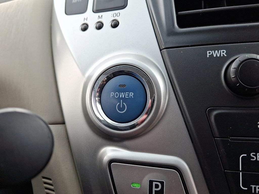 Used 2014 Toyota Prius V Two image 26