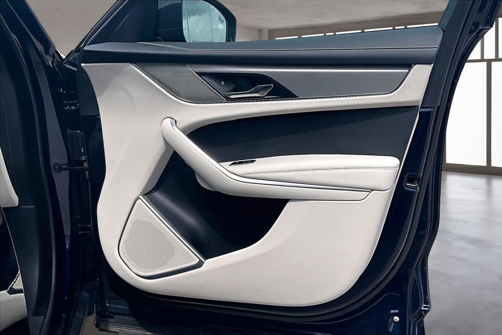 Used 2025 Jaguar F-PACE R-Dynamic S image 19