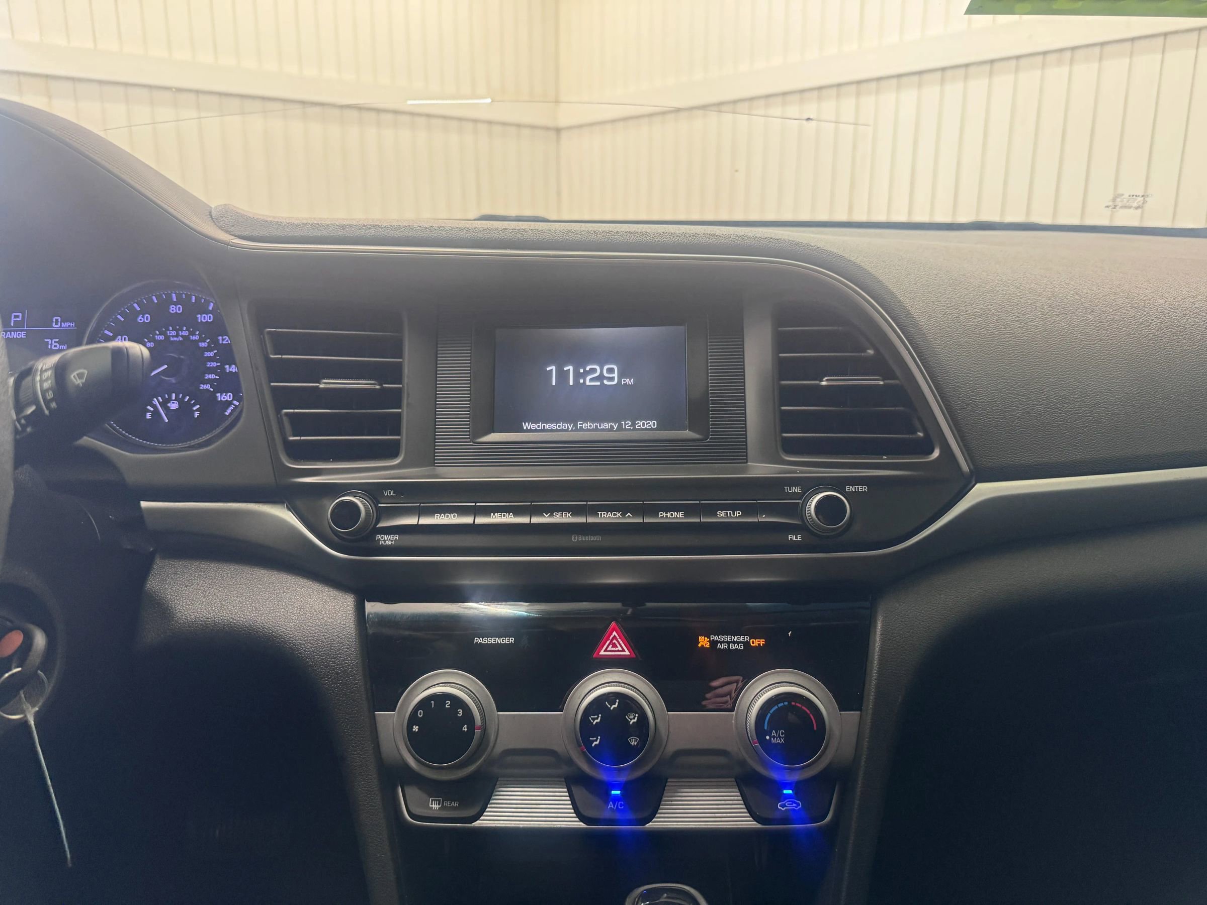 Used 2019 Hyundai Elantra SE w/ Cargo Package FWD image 18