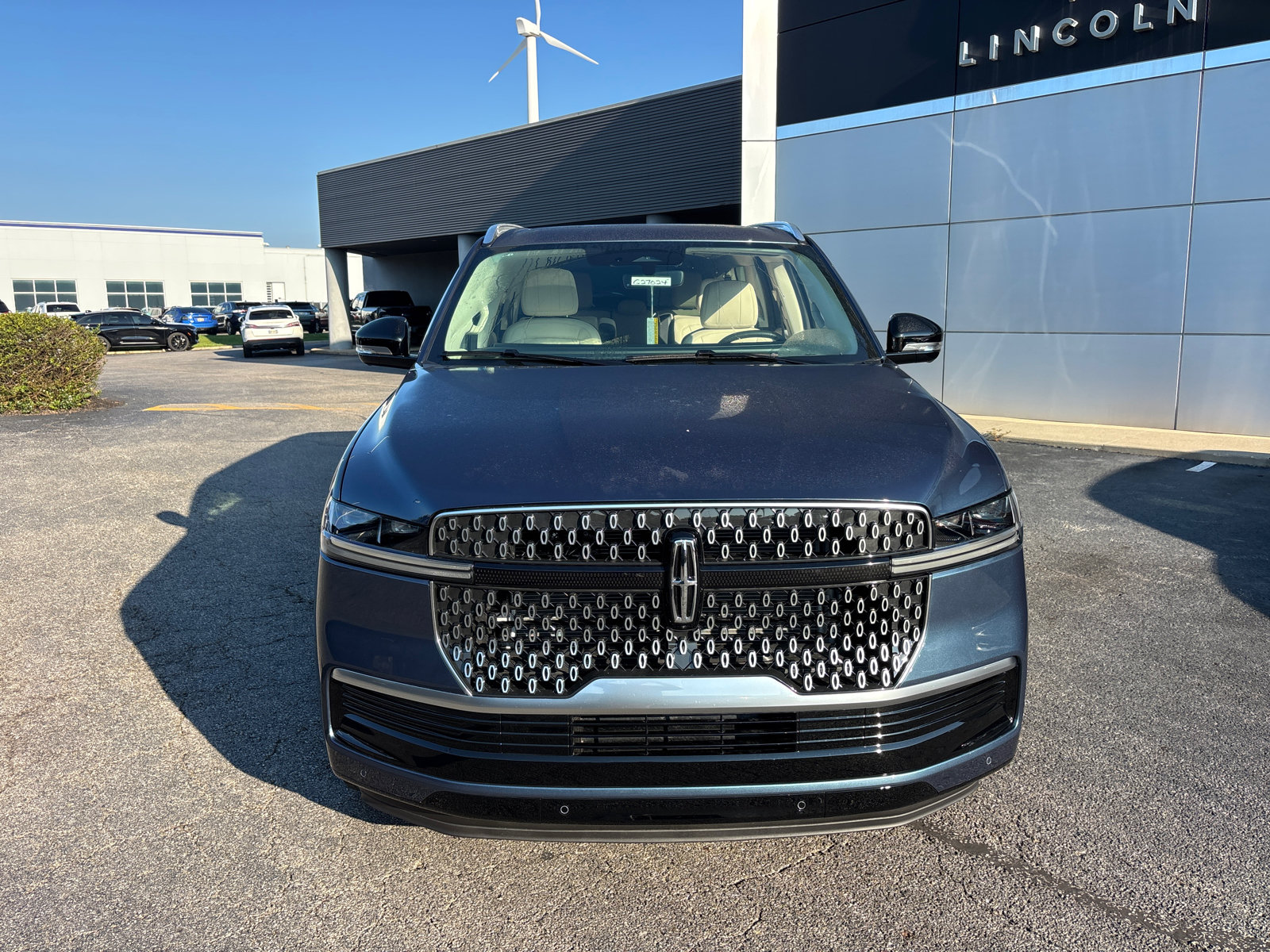 New 2027 Lincoln Navigator L Reserve AWD/4WD image 2