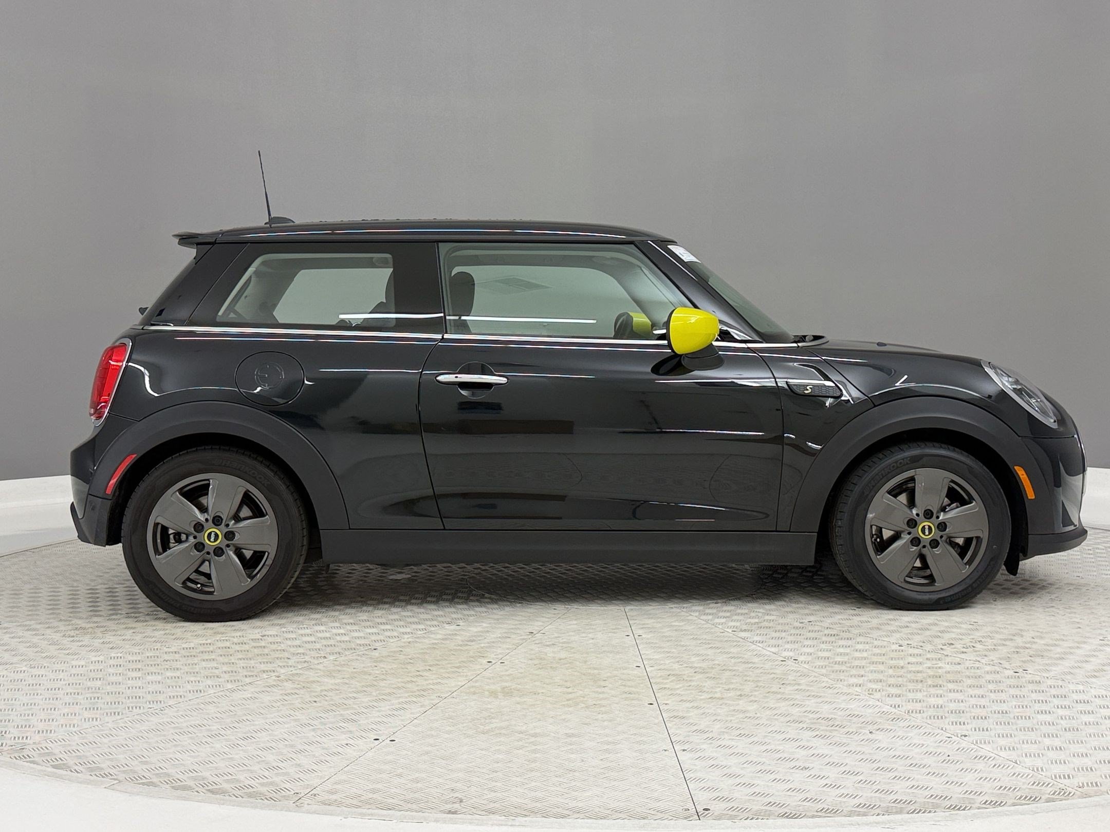 Certified 2024 MINI Cooper SE FWD image 8