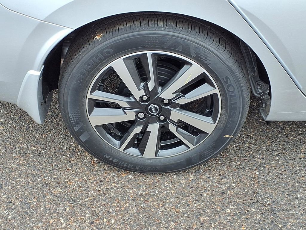 New 2025 Nissan Versa SV w/ Trunk Package image 9