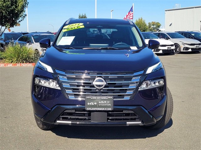 Used 2024 Nissan Rogue Platinum w/ Platinum Premium Package image 2