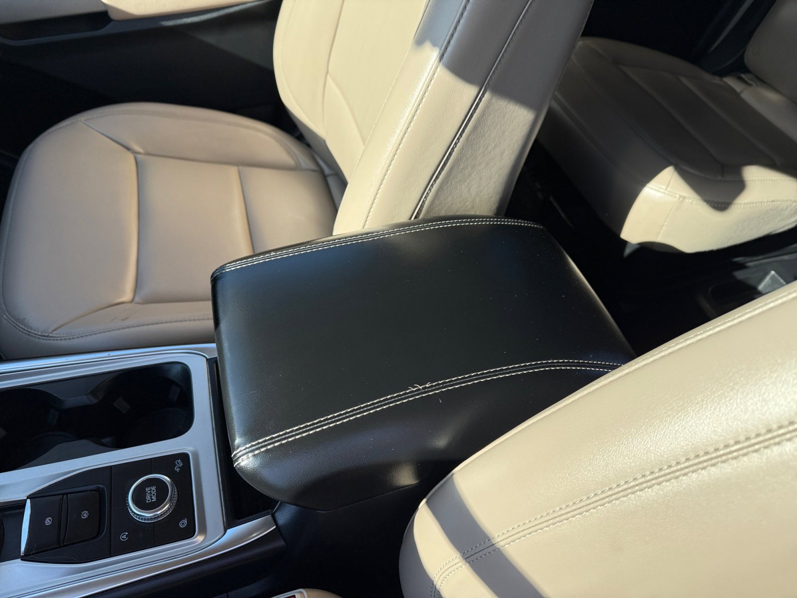 Certified 2021 Ford Explorer XLT w/ Equipment Group 202A image 14